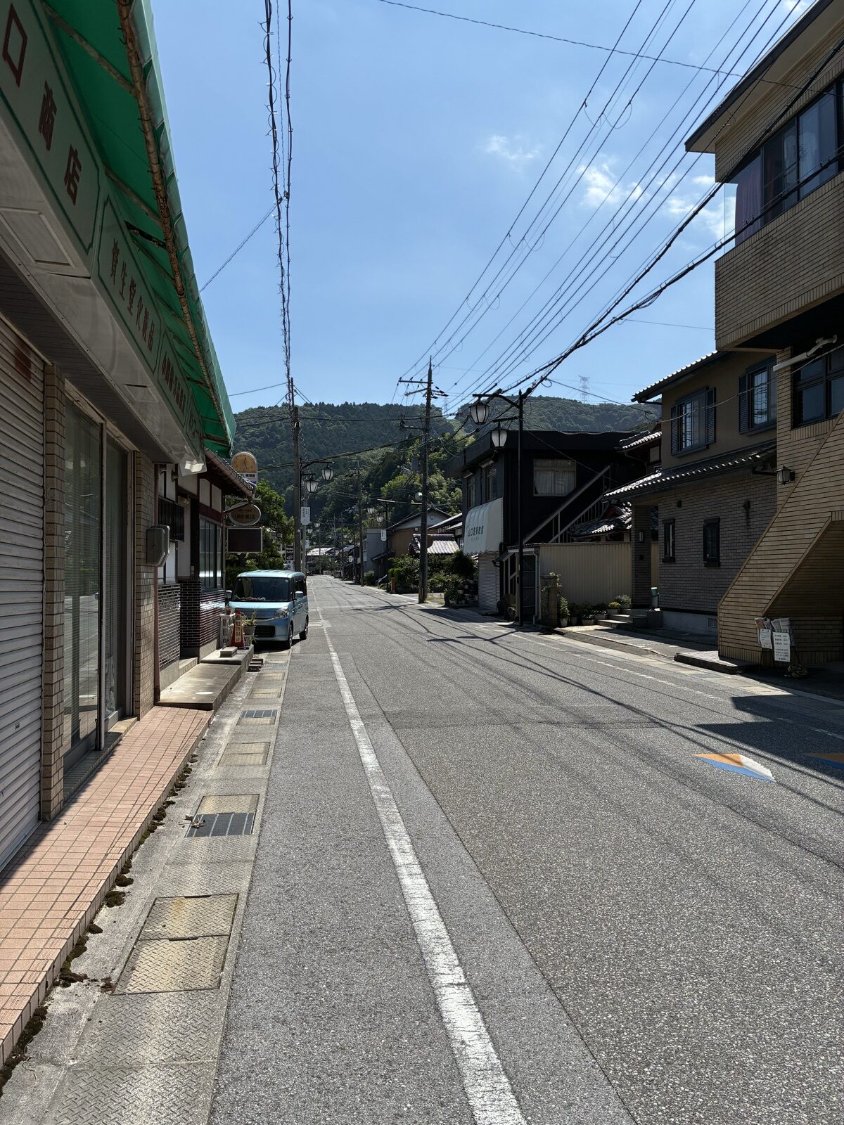 醒ケ井駅から地蔵川までの平坦な道