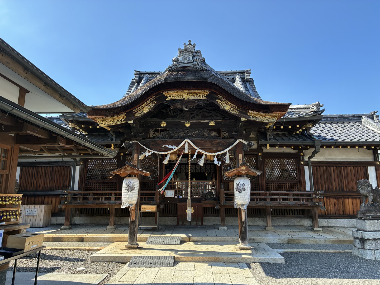 夕方の豊国神社の静かな境内