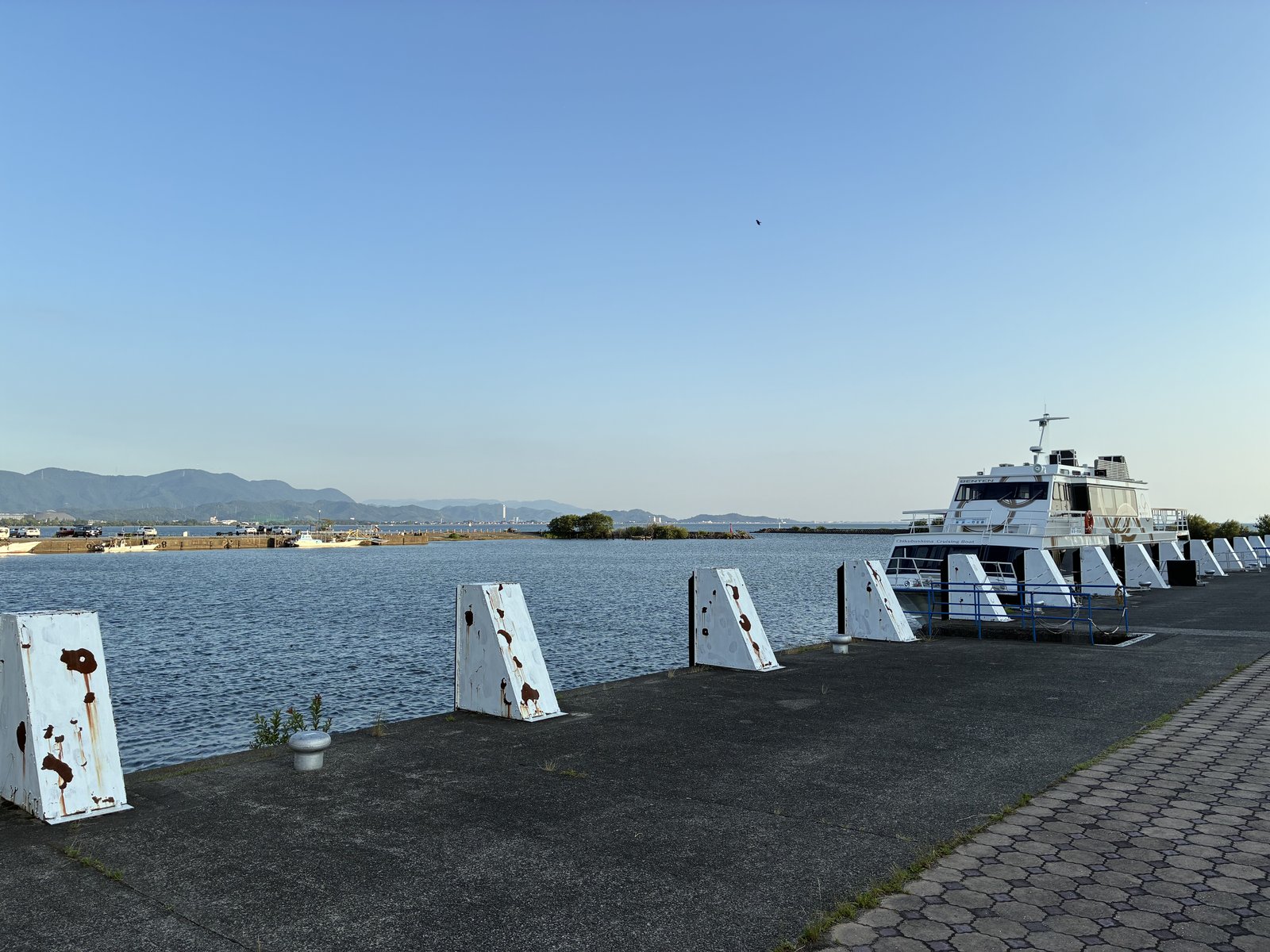 夕方の長浜港・琵琶湖沿いの遊歩道から