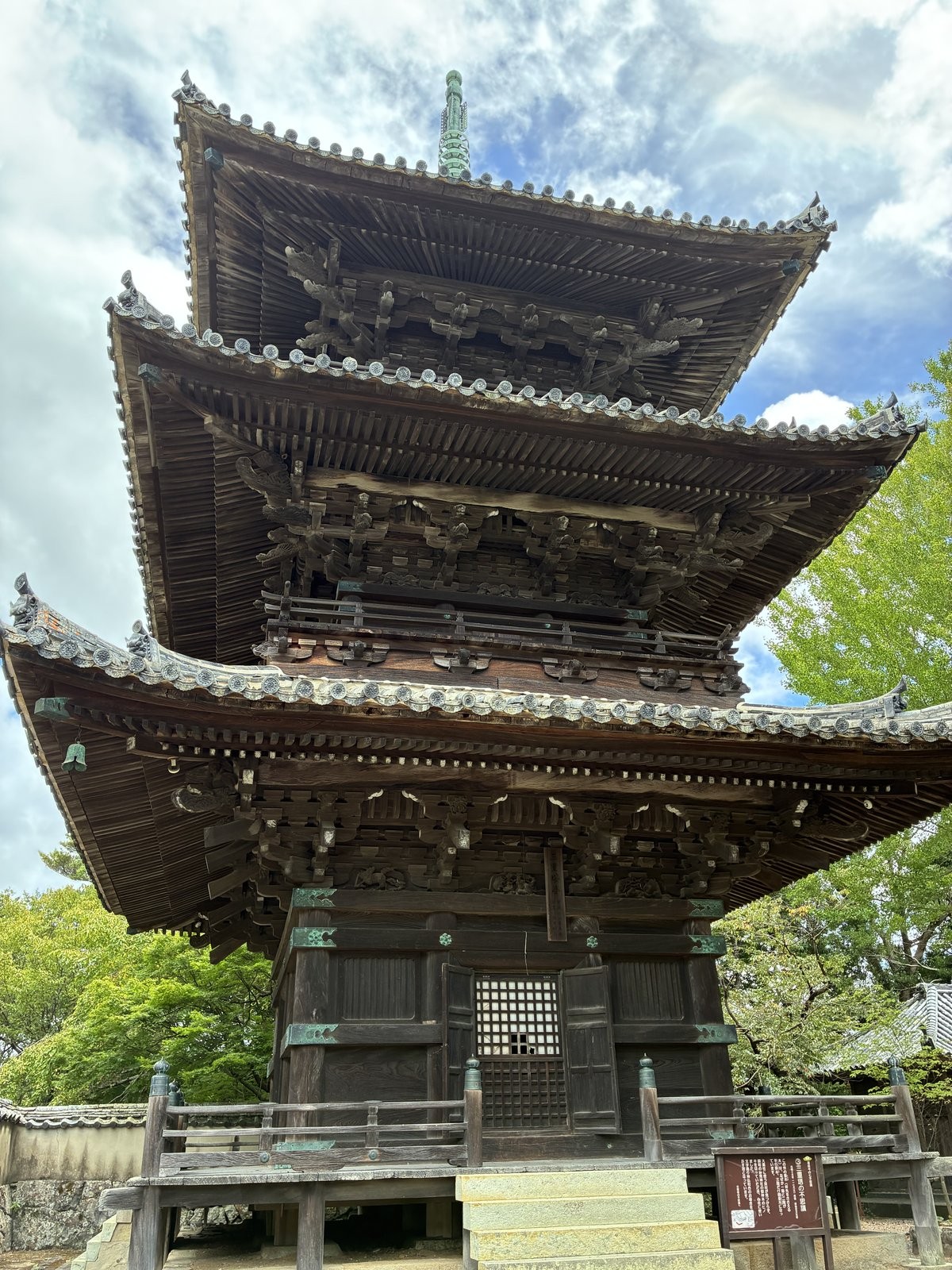 道成寺の三重塔