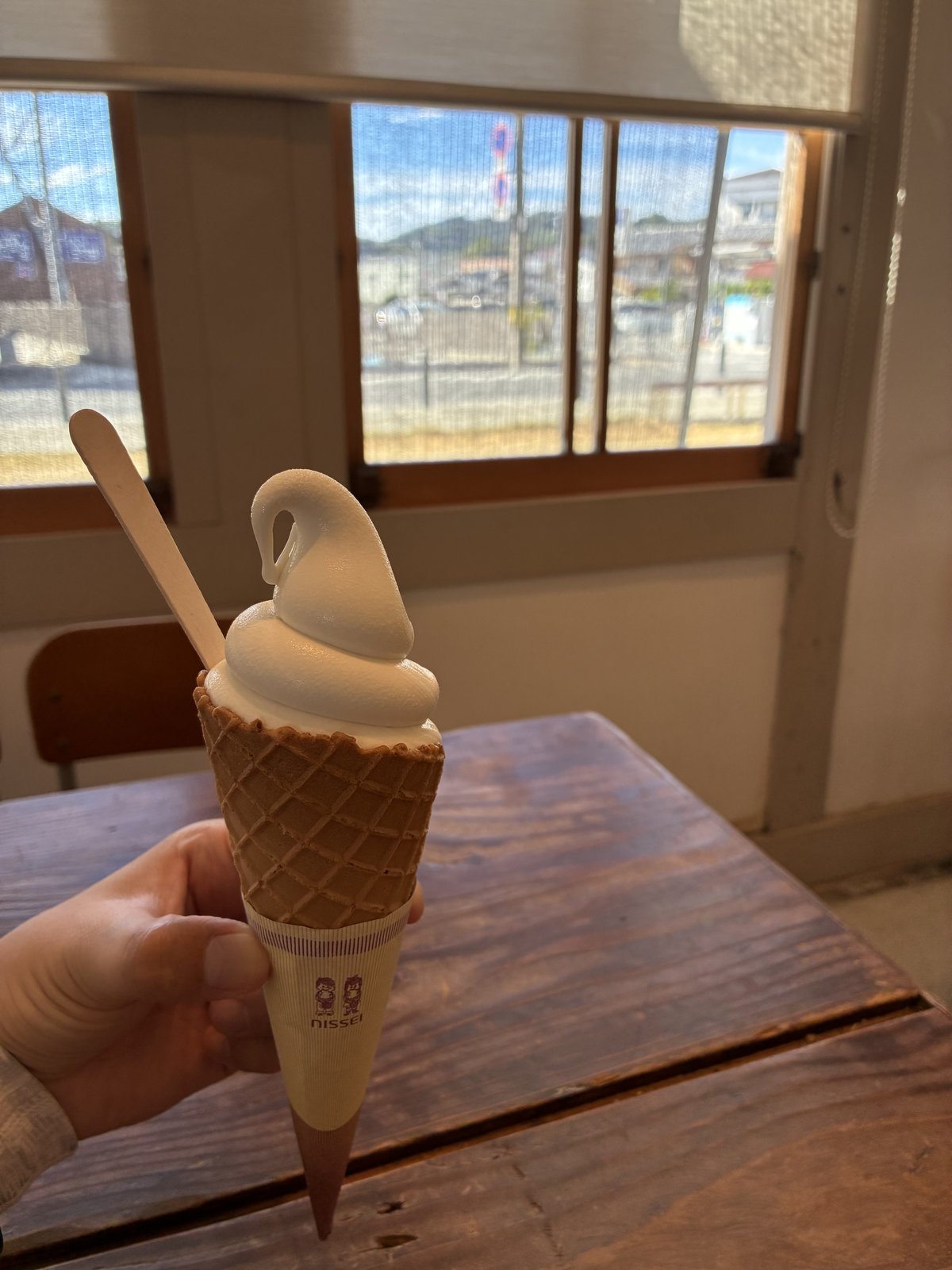 米ソフトクリームのワッフルコーン
